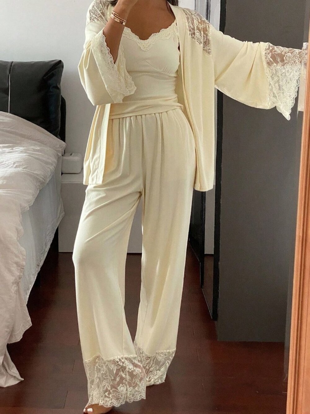 White Casual Women's Lace Patchwork Robe